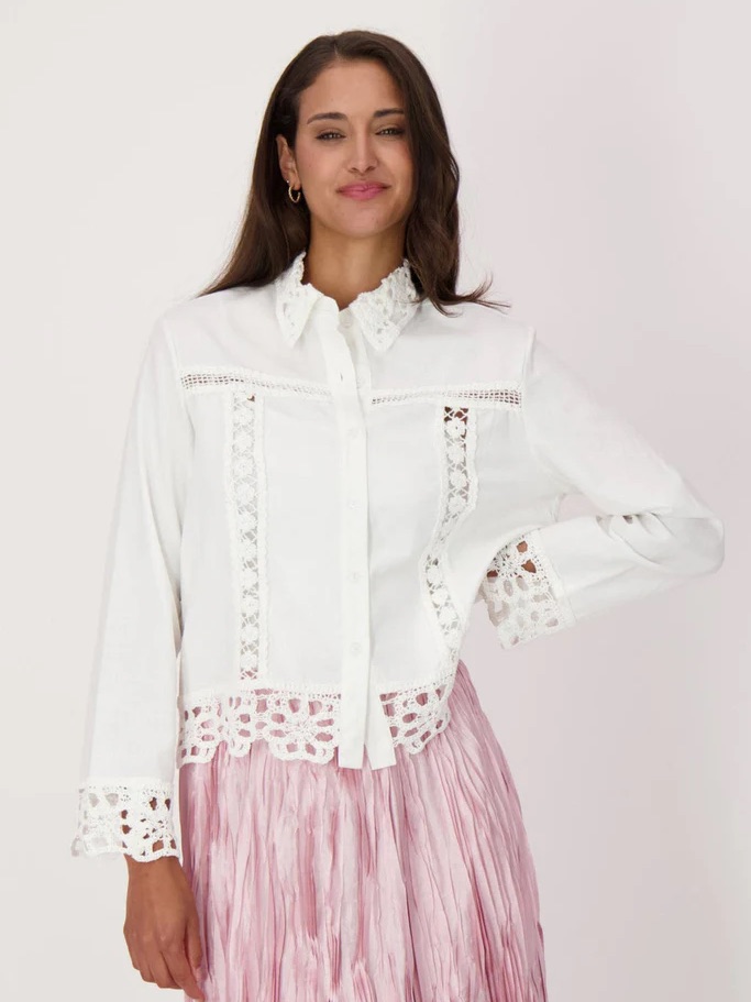 Nwt Kyra White Crochet Trim Button-Up Jacket. Size Medium